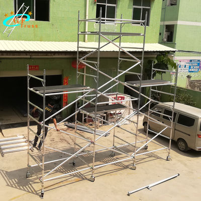 Altura de aluminio de la plataforma de la torre de andamio del OEM los 6m con los soportes