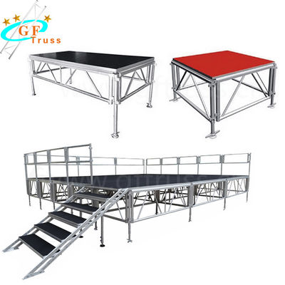 Plataforma de aluminio de madera de la etapa con las barandillas de la escalera